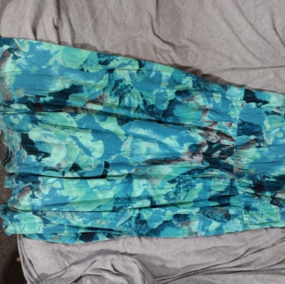 4 MATERNITY DRESSES - Picture 10 of 15